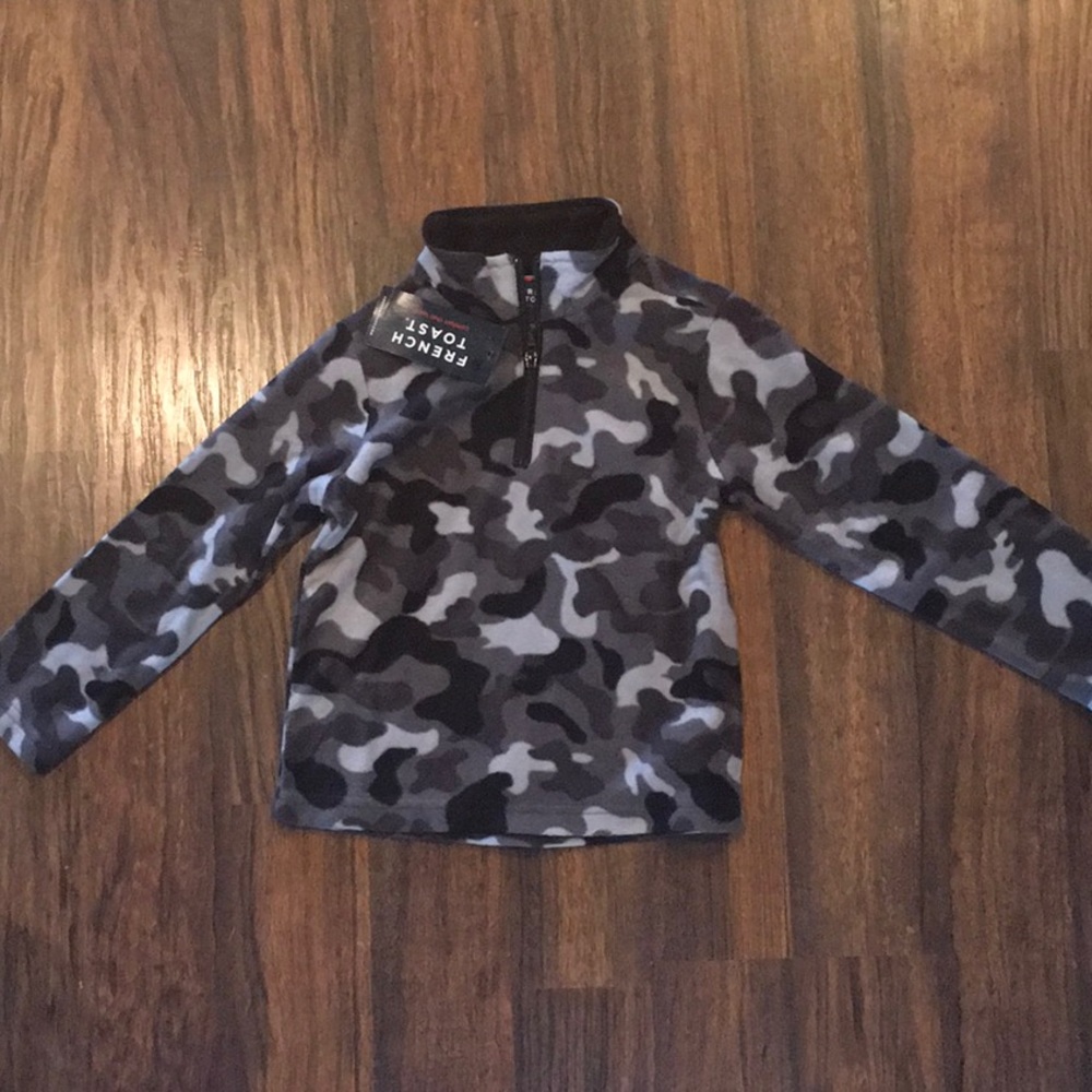 NWT Kids Black Camo Pullover